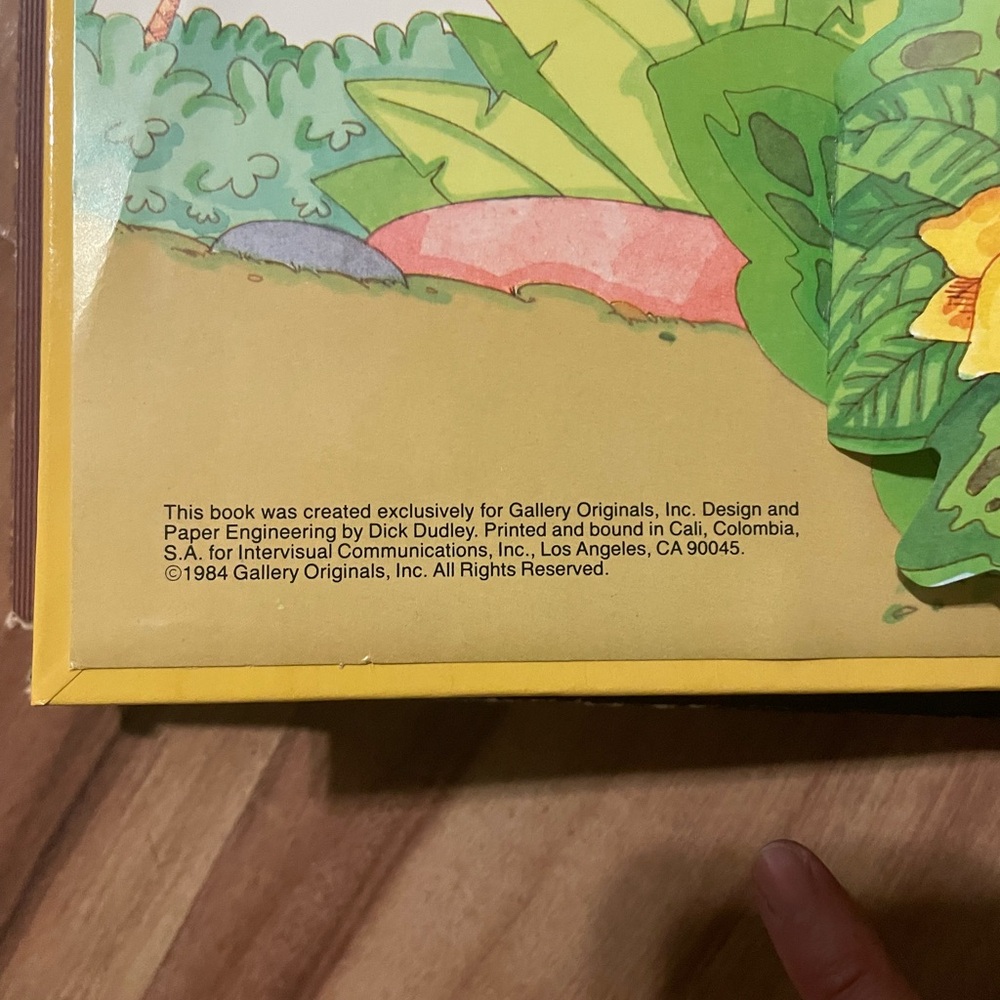 1984 Kirby On Safari Pop up Book in original box - Picture 3 of 9